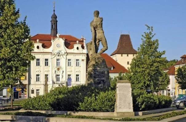 Apartment 3Kk De Luxe Beroun  Bagian luar foto